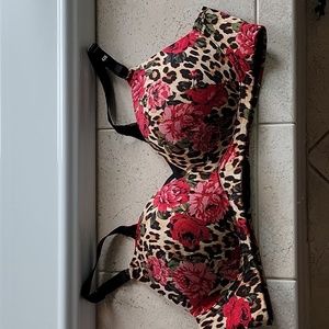 Torrid 360⁰ Back Smoothing Wire Free Push-Up Plunge Bra, Leopard/Rose, 42B